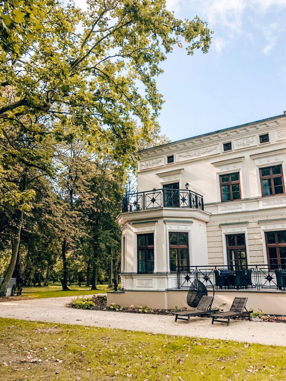 Palac Wierzbiczany Gniewkowo Екстер'єр фото